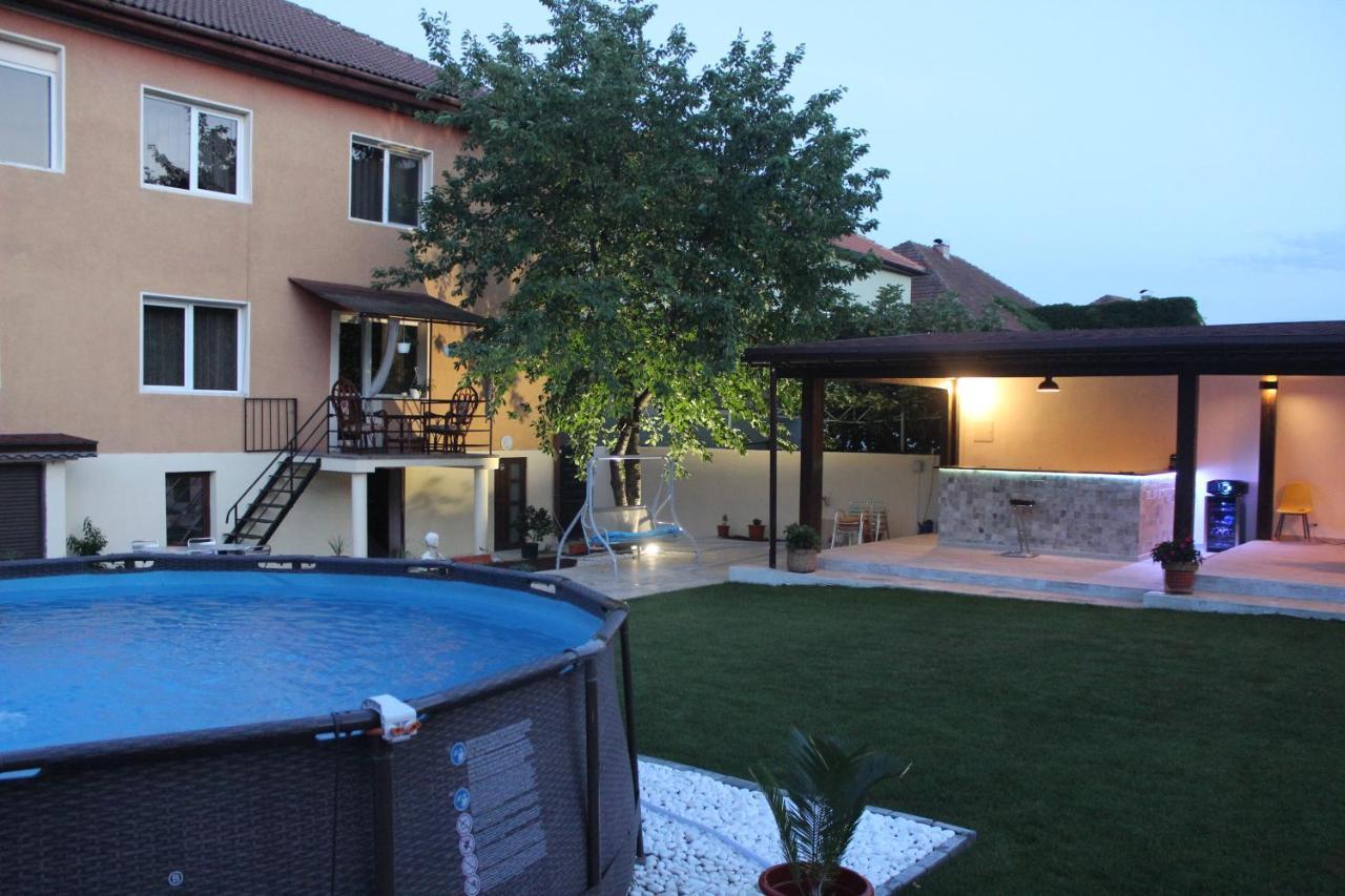 Pretty Garden Villa Orşova Exteriör bild